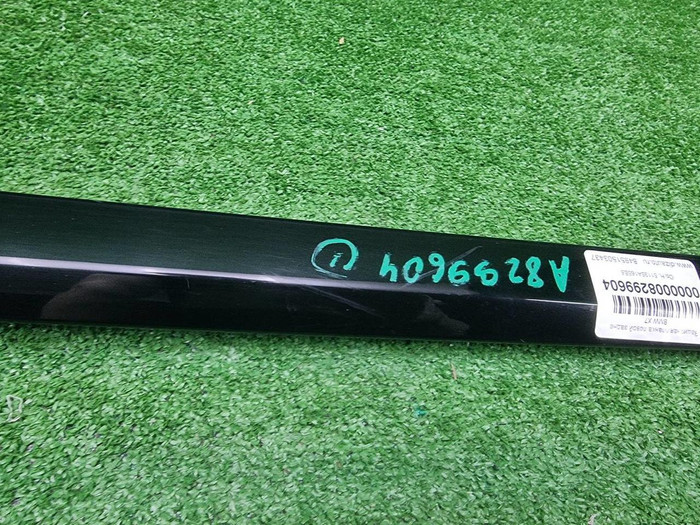 Накладка двери задняя левая BMW X7 G07 (2019-н.в.)