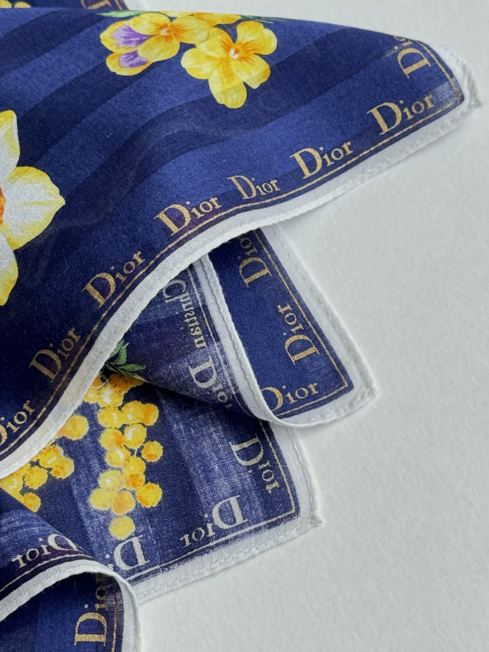 Платок синий с жёлтыми цветами Christian Dior