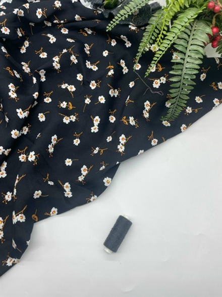 Штапель цветочки на черном