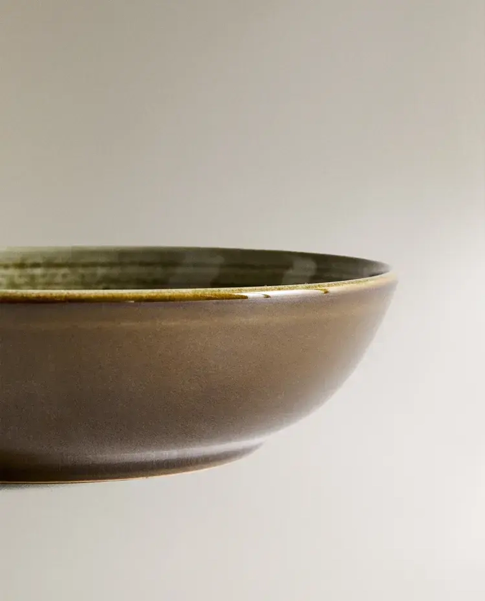 ZARA HOME ГЛУБОКАЯ ТАРЕЛКА ИЗ ФАЯНСА СО СПИРАЛЬНЫМ УЗОРОМ, ЗЕЛЕНЫЙ