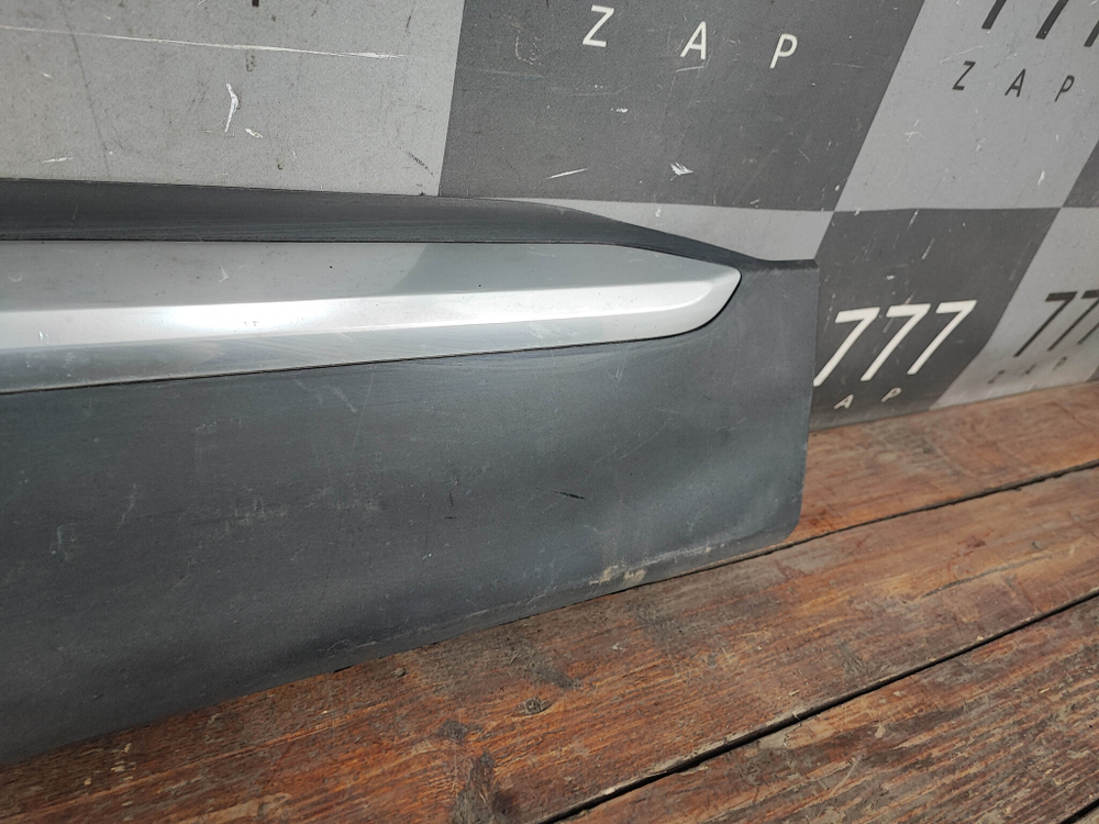 Накладка двери передней правой Hyundai Santa Fe 4 (TM) 18-нв Б/У Оригинал 87722S1000