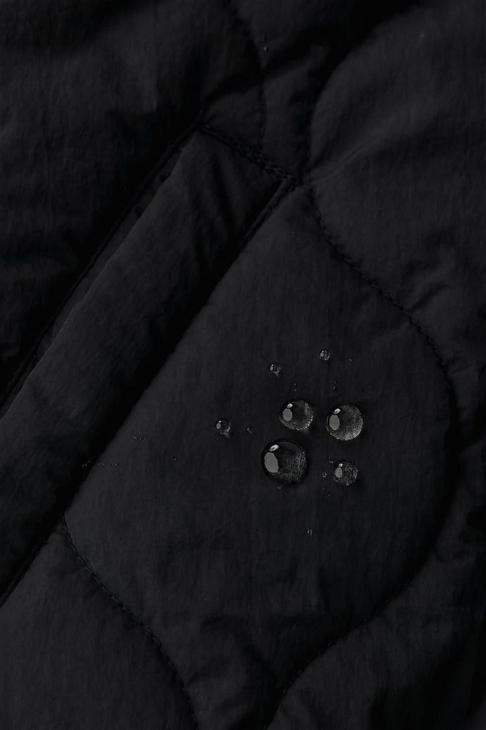 ZARA СТЕГАНЫЙ БОМБЕР С КАПЮШОНОМ WATER REPELLENT, ЧЕРНЫЙ