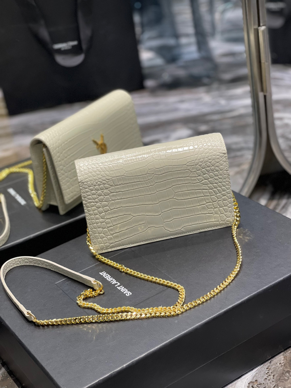Saint Laurent Kate Chain Wallet 19 cm