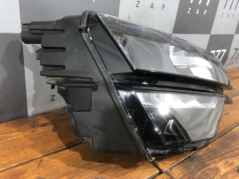 Фара правая галоген Skoda Karoq 17-нв Б/У Оригинал 57B941016A