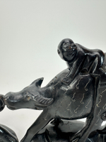 Парные фигуры водяных буйволов