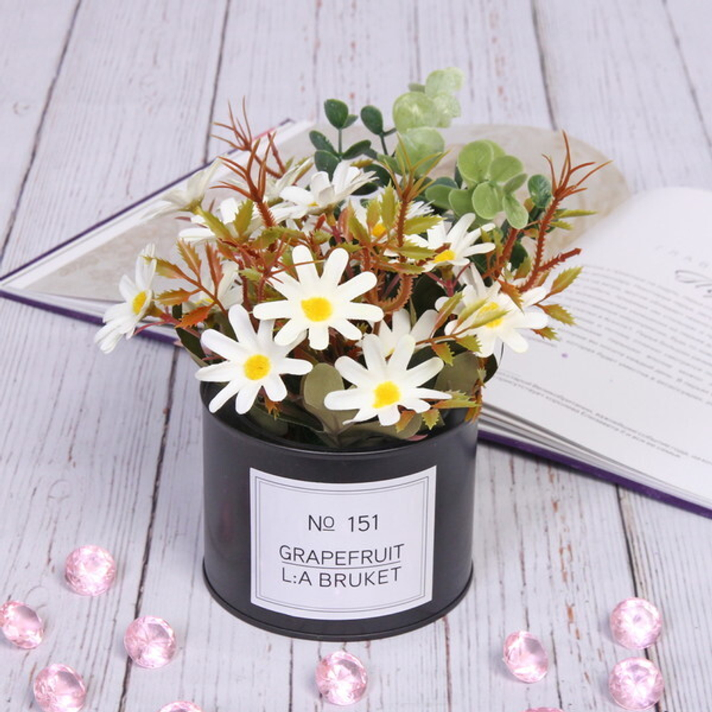 Искусственный цветок в кашпо темный горшок