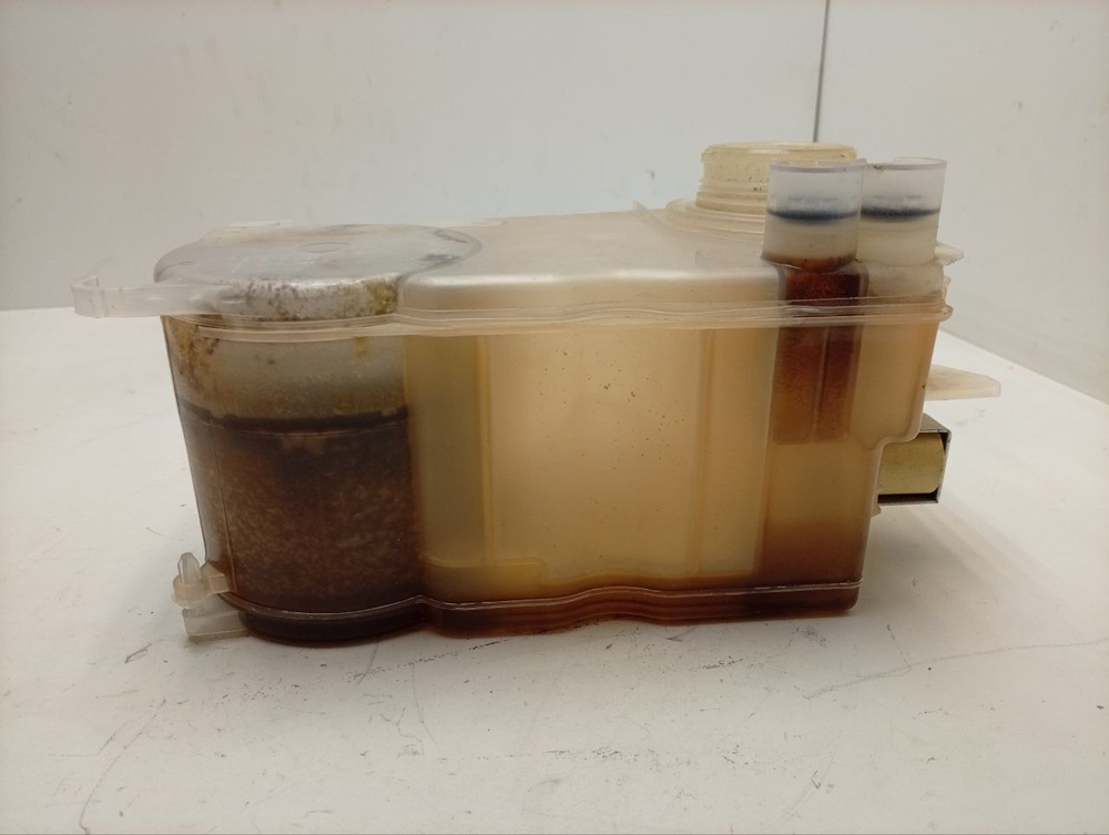 ESL98330 ктп2 Бачок для соли посудомоечных машин Eleсtrolux AEG Zanussi 1174849008 б/у