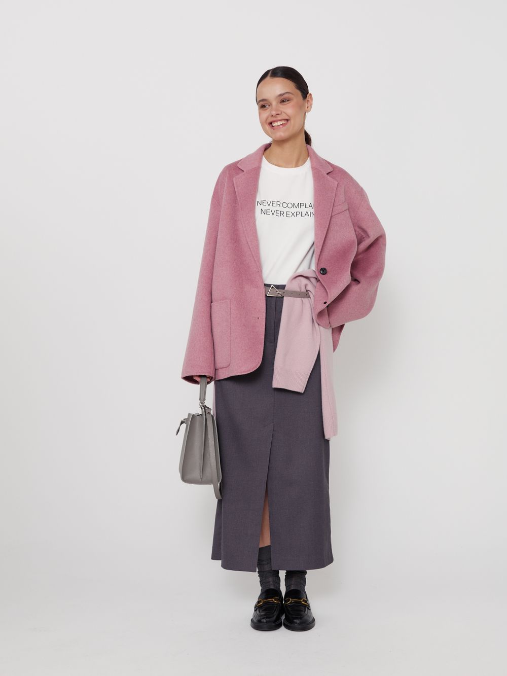 ФУТБОЛКА «NEVER COMPLAIN»