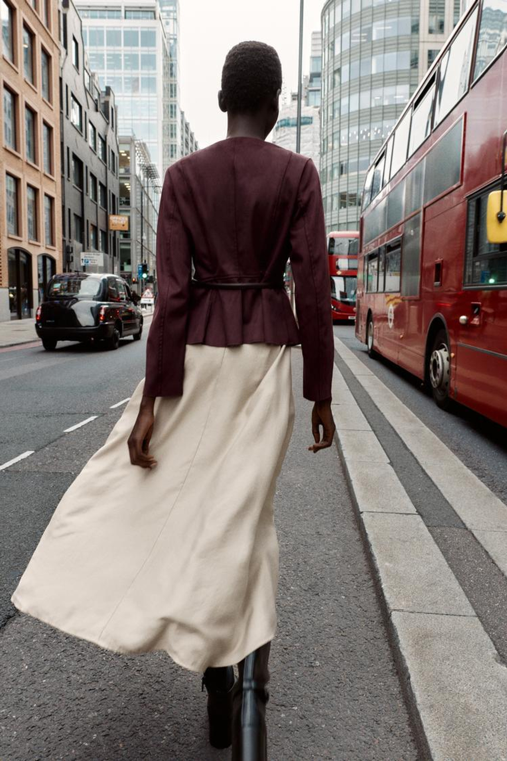 ZARA КУРТКА С БАСКОЙ И ПОЯСОМ, БУРГУНДИ