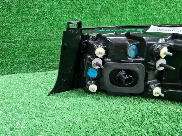 Фонарь левый внешний Genesis G80 2 (2020-н.в.)