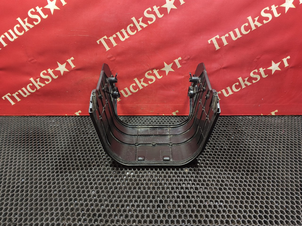 Кожух рулевой колонки 2024г.