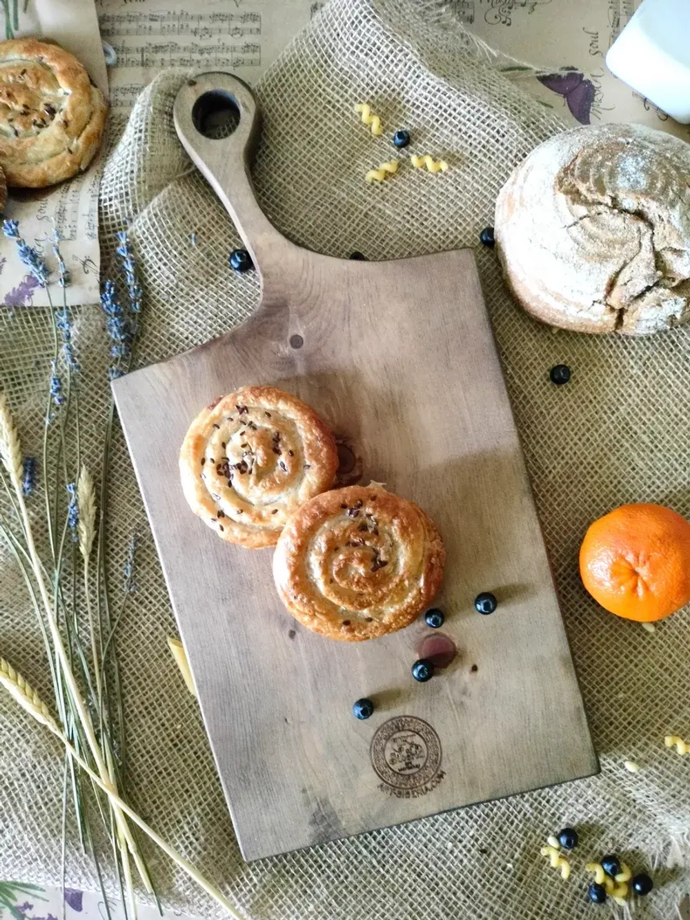 Разделочная сервировочная деревянная доска из кедра