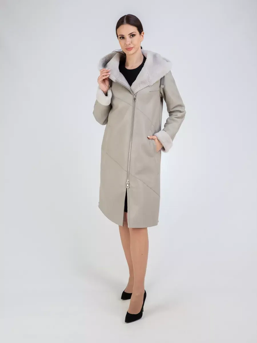 Дубленка зимняя натуральная с капюшоном