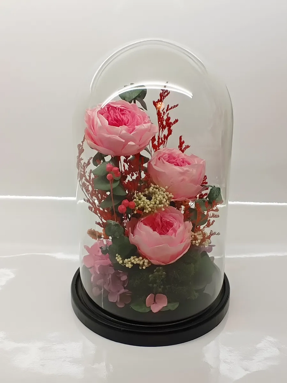 натуральные пионы в стекле