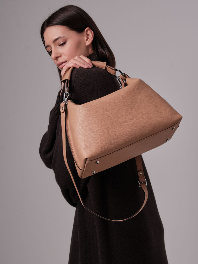 Сумка кожаная на плечо беж.нуга