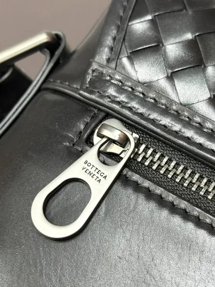 Сумка мужская кожаная Bottega Veneta через плечо