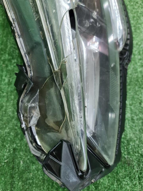Битая Фара левая Subaru Outback 5 (2017-2021) LED