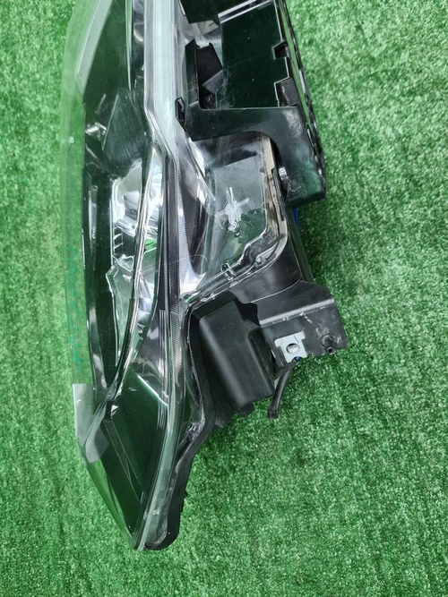 Битая Фара правая Nissan X-Trail T32 (2017-2022) галоген