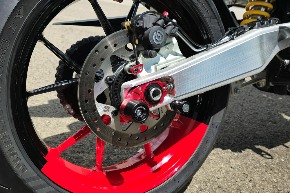 TD016 CNC RACING CHAIN ADJUSTER W/ CRASH PROTECTION (M 937, MTS V2 2025)