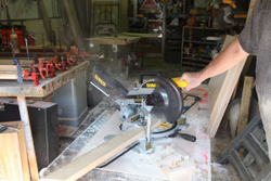 Торцовочная пила DEWALT DW714, 4600 об/мин, 13.1 кг