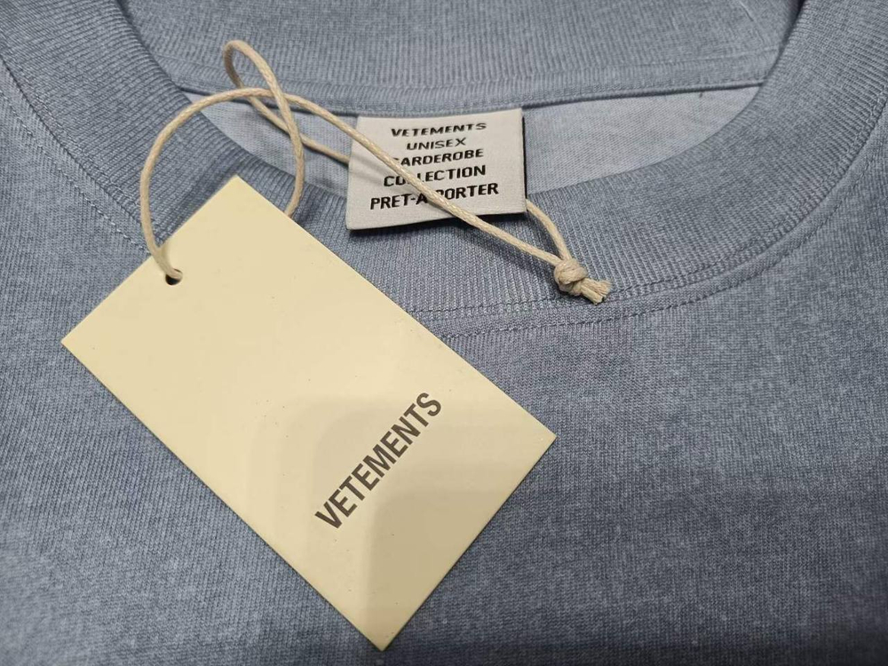 Футболка Vetements