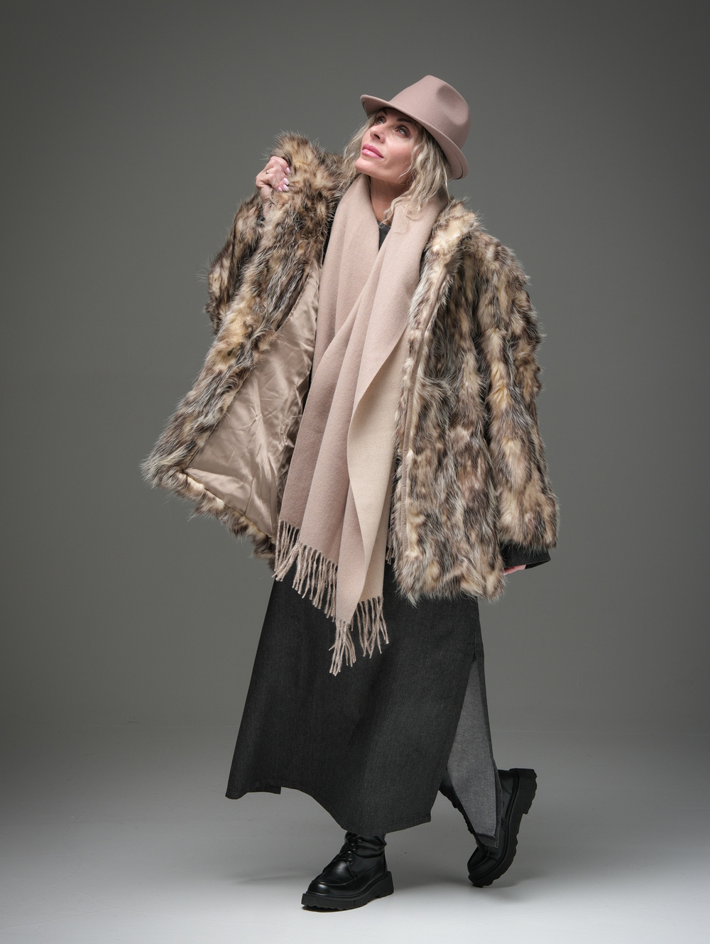 Короткая шуба / натуральный мех опоссум