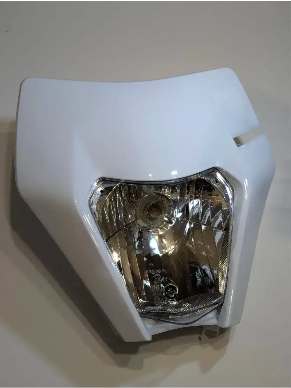 Фара галогеновая для мотоцикла в стиле KTM белая