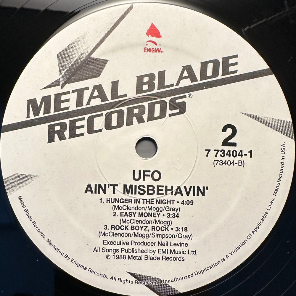 UFO- Ain't Misbehavin (США 1988г.)