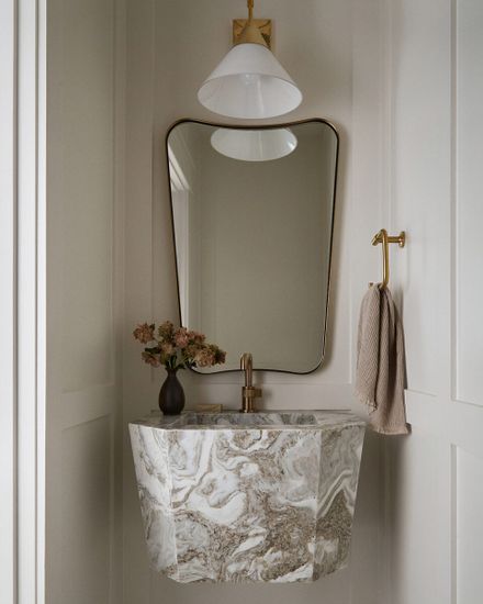 Золотое зеркало в раме “Кейн”