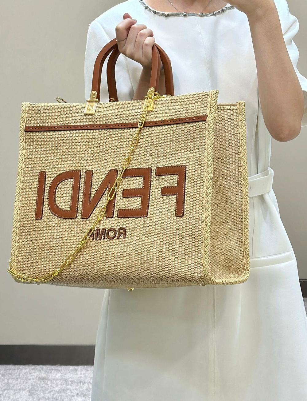 Fendi Sunshine Medium 35 cm
