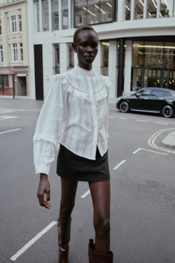 ZARA БЛУЗА С КРУЖЕВОМ И ВОЛАНАМИ, БЕЛЫЙ