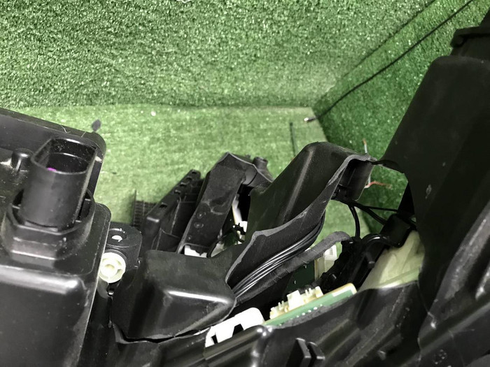 Битая Фара левая Geely Atlas 2 (2023-н.в.) LED