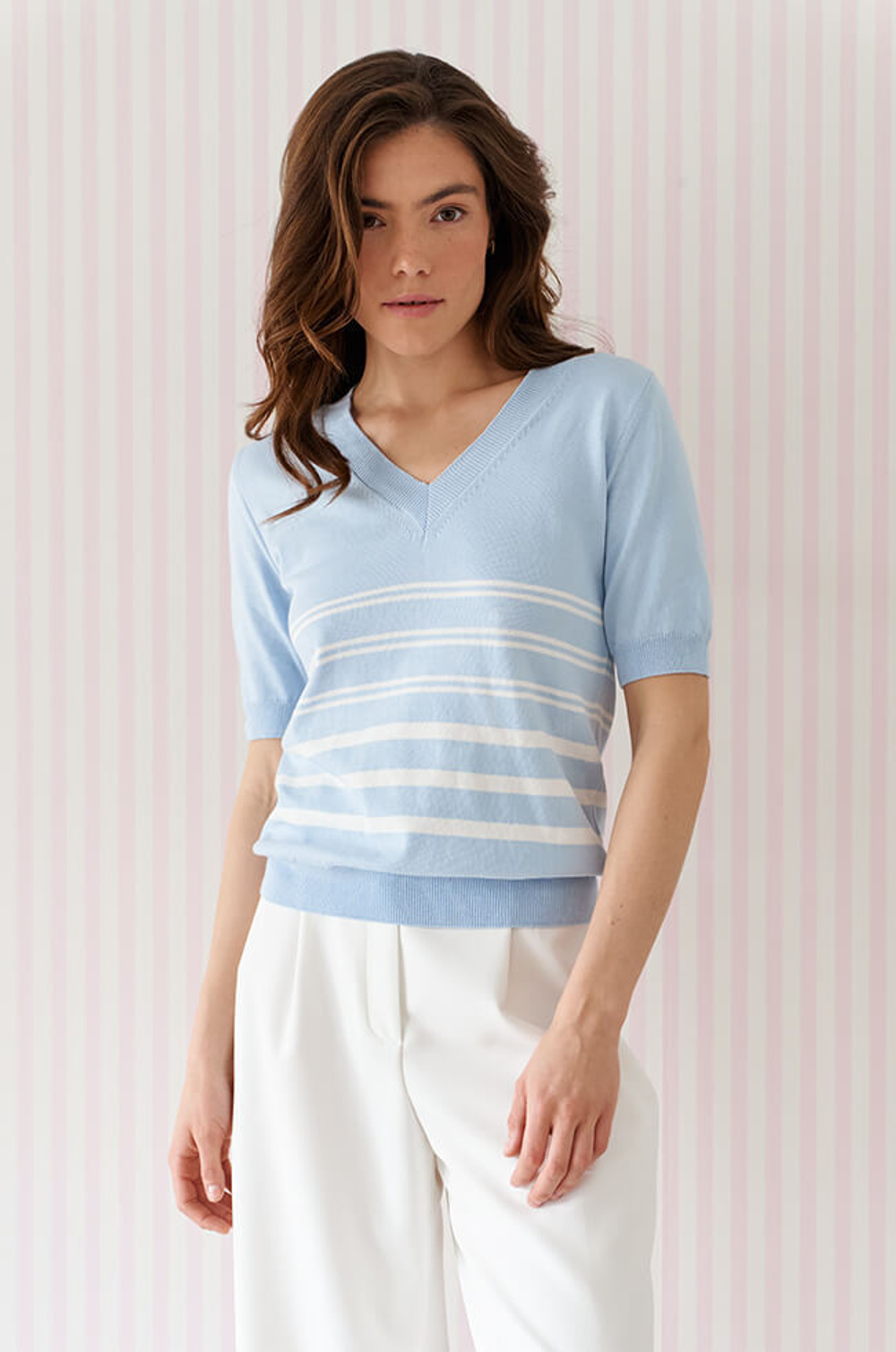 23253 Джемпер женский (голубой / молочный)