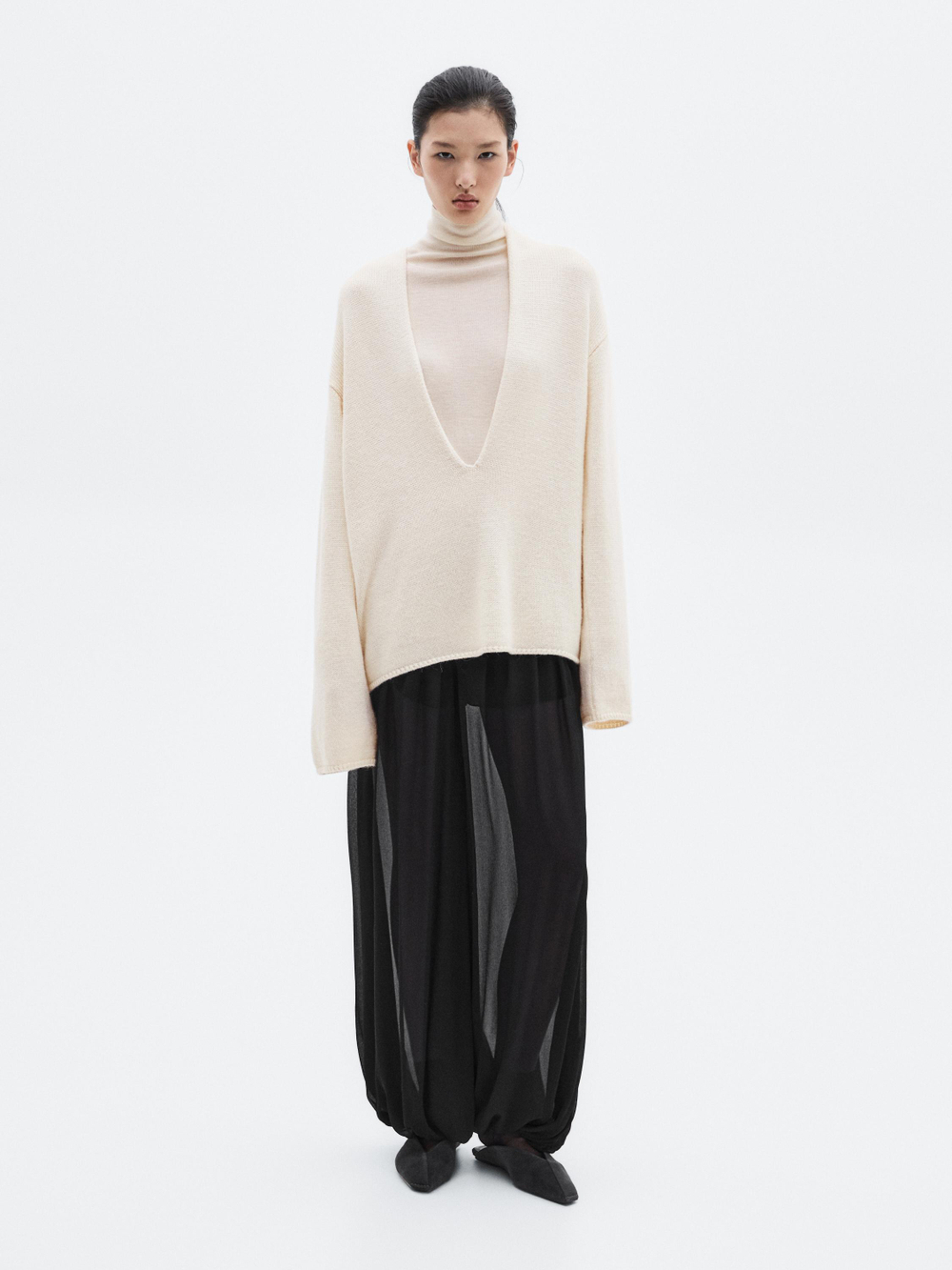 Massimo Dutti Вязаный свитер с V-образным вырезом из альпаки и шелка - Limited Edition, кремовый