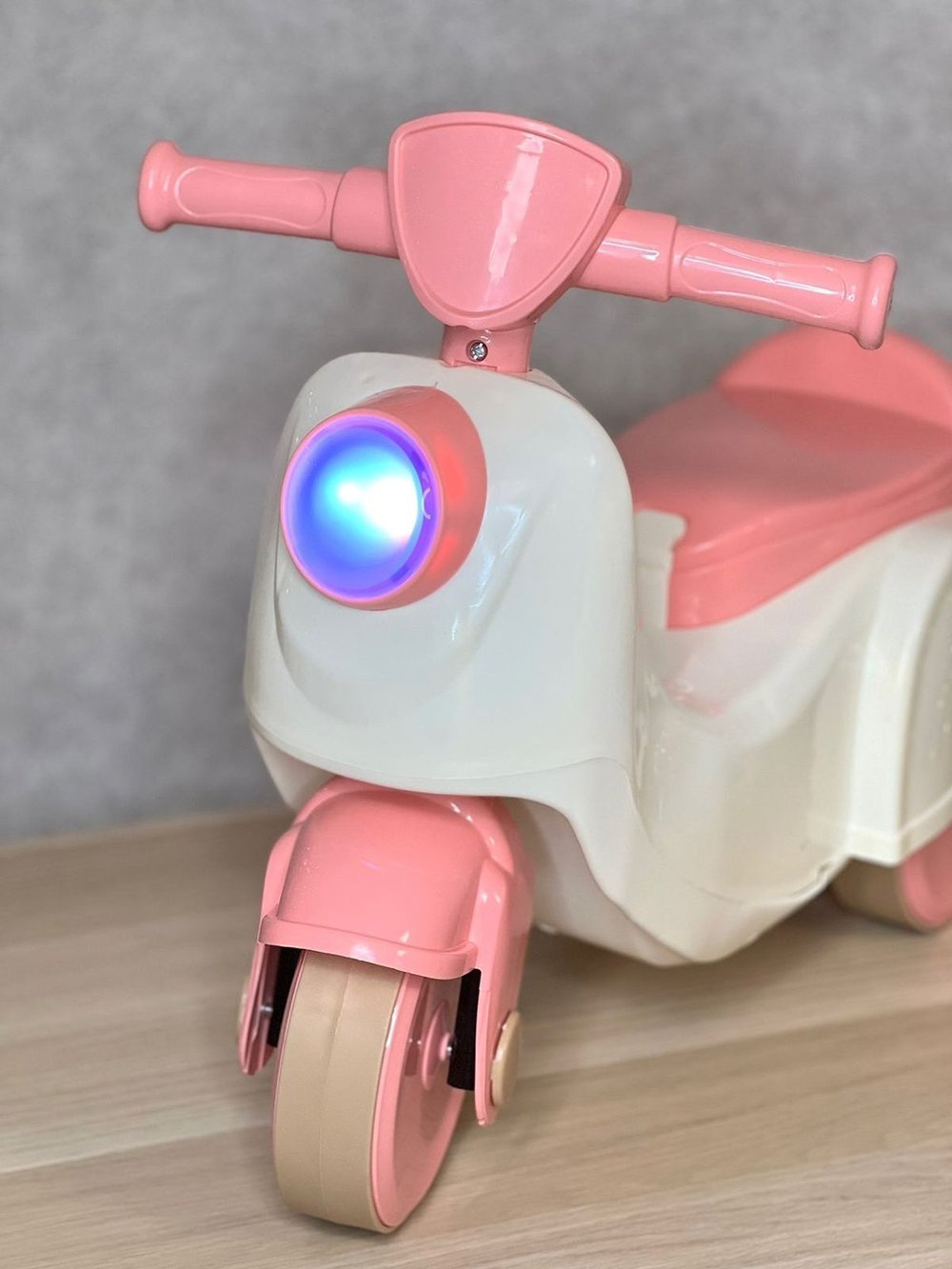 Беговел для малышей мотоцикл розовый (17886-1)