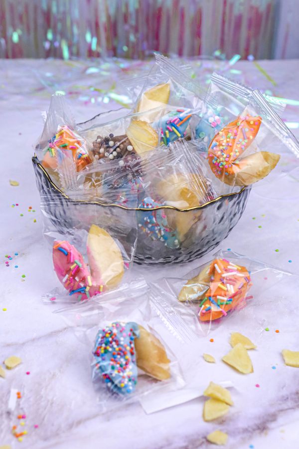 Печенье с предсказаниями с декором