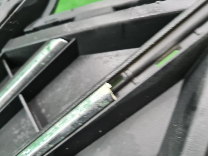 Решетка переднего бампера левая VW Touareg 3 18-23