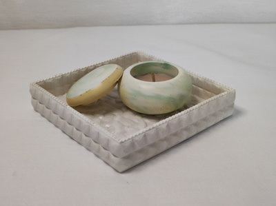 Подсвечник из гипса с чайной свечой