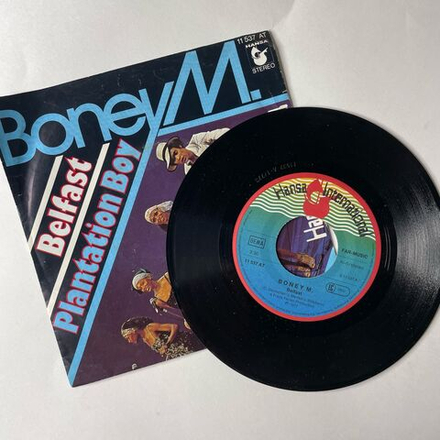 Винтажная виниловая пластинка 7 дюймов (маленькая пластинка) Boney M. Belfast / Plantation Boy (Германия 1977)