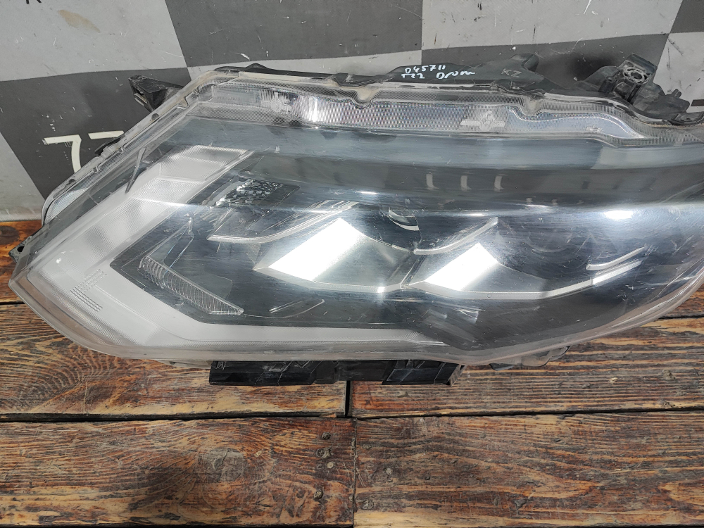 Фара левая LED с дефектами Nissan X-Trail 3 (T32) 17-23 Б/У Оригинал 260606FP8B