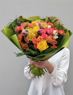 Букет с розами Танец лепестков