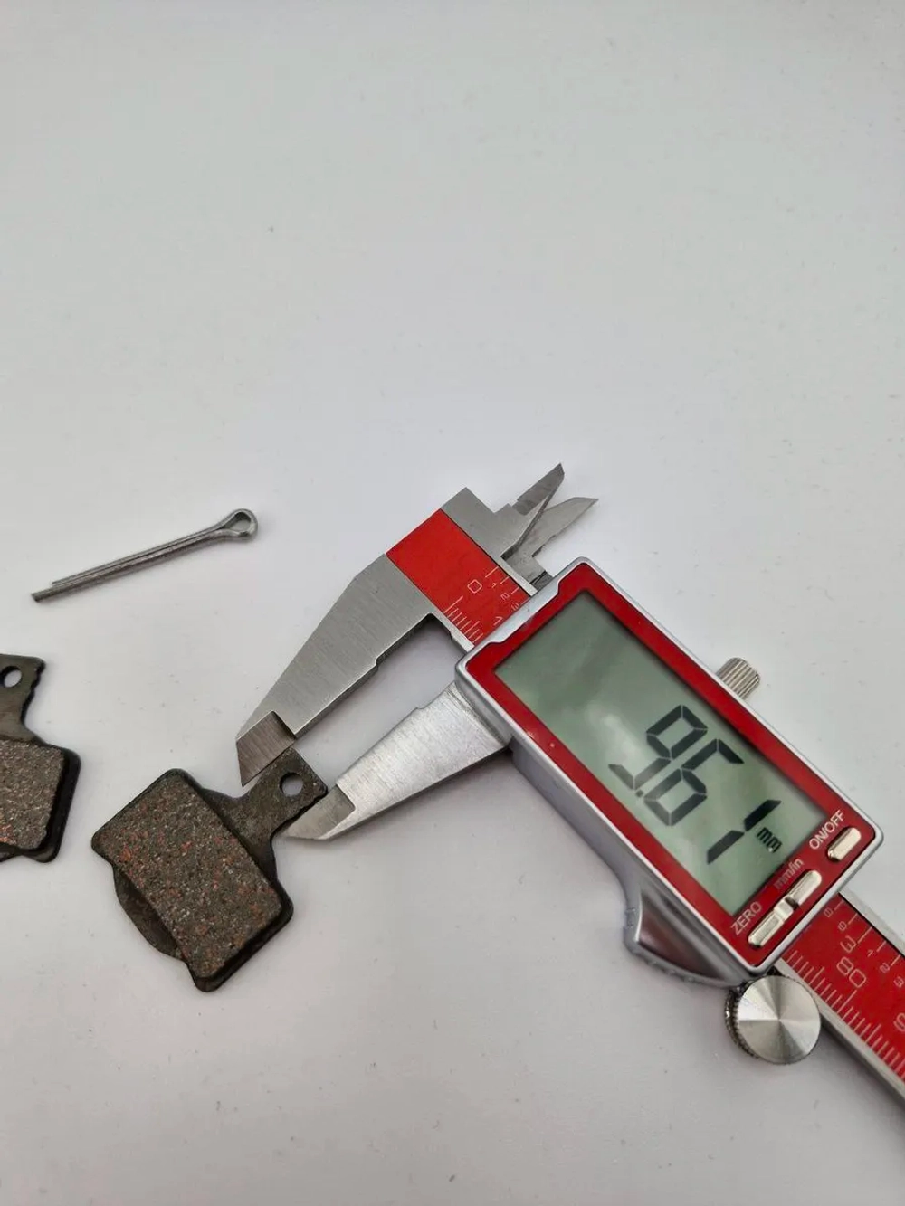 - Колодки тормозные TP-03F для самоката и велосипеда