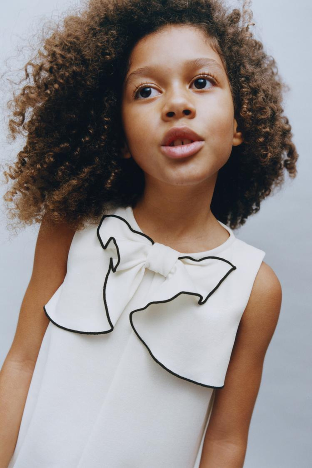 ZARA ПЛАТЬЕ С БАНТОМ, ЭКРЮ