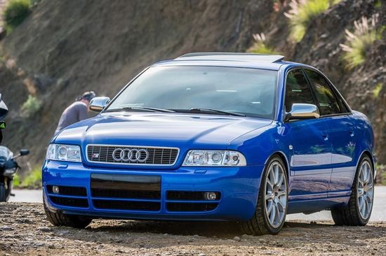 Нижние молдинги дверей для Ауди А4В5