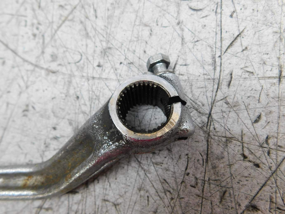 лапка заднего тормоза Yamaha V-max 1200.