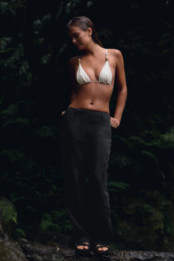 ZARA ПРЯМЫЕ СТРУЯЩИЕСЯ БРЮКИ, ЧЕРНЫЙ