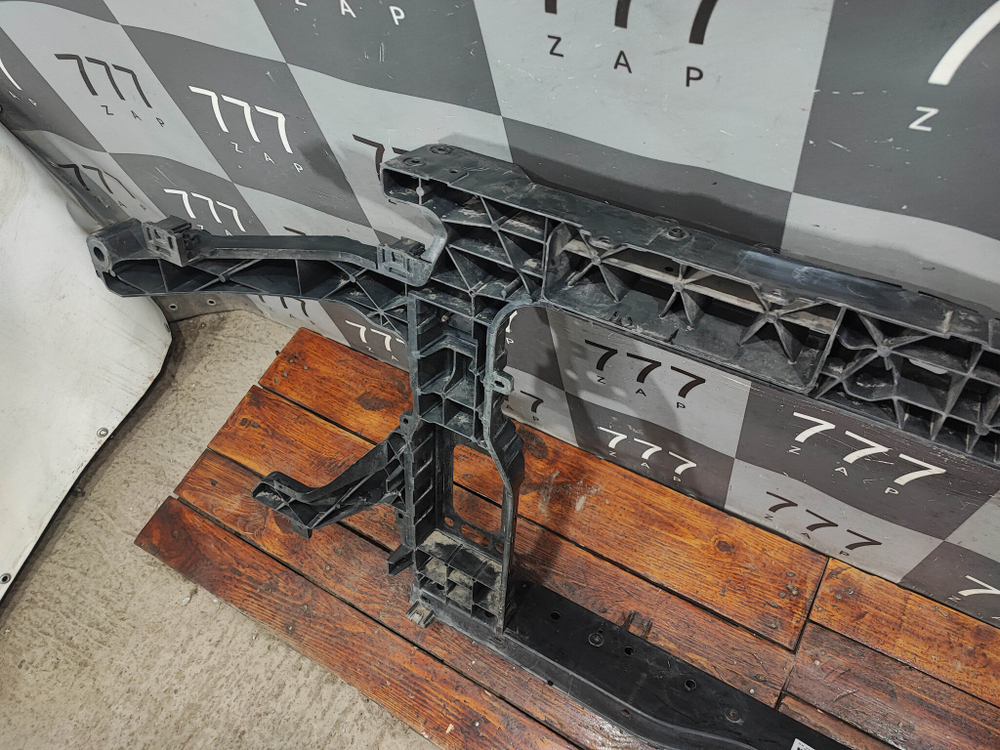 Панель передняя (телевизор) Hyundai Santa Fe 4 (TM) 18-21 Б/У Оригинал 64101S1000