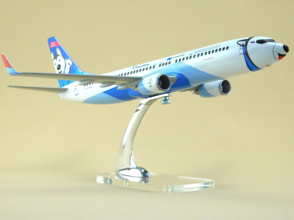 Модель самолета Boeing 737-800 (М1:100, Nordstar Лайка)