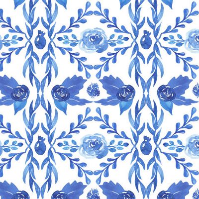 Синий узор из ботанических элементов на белом фоне