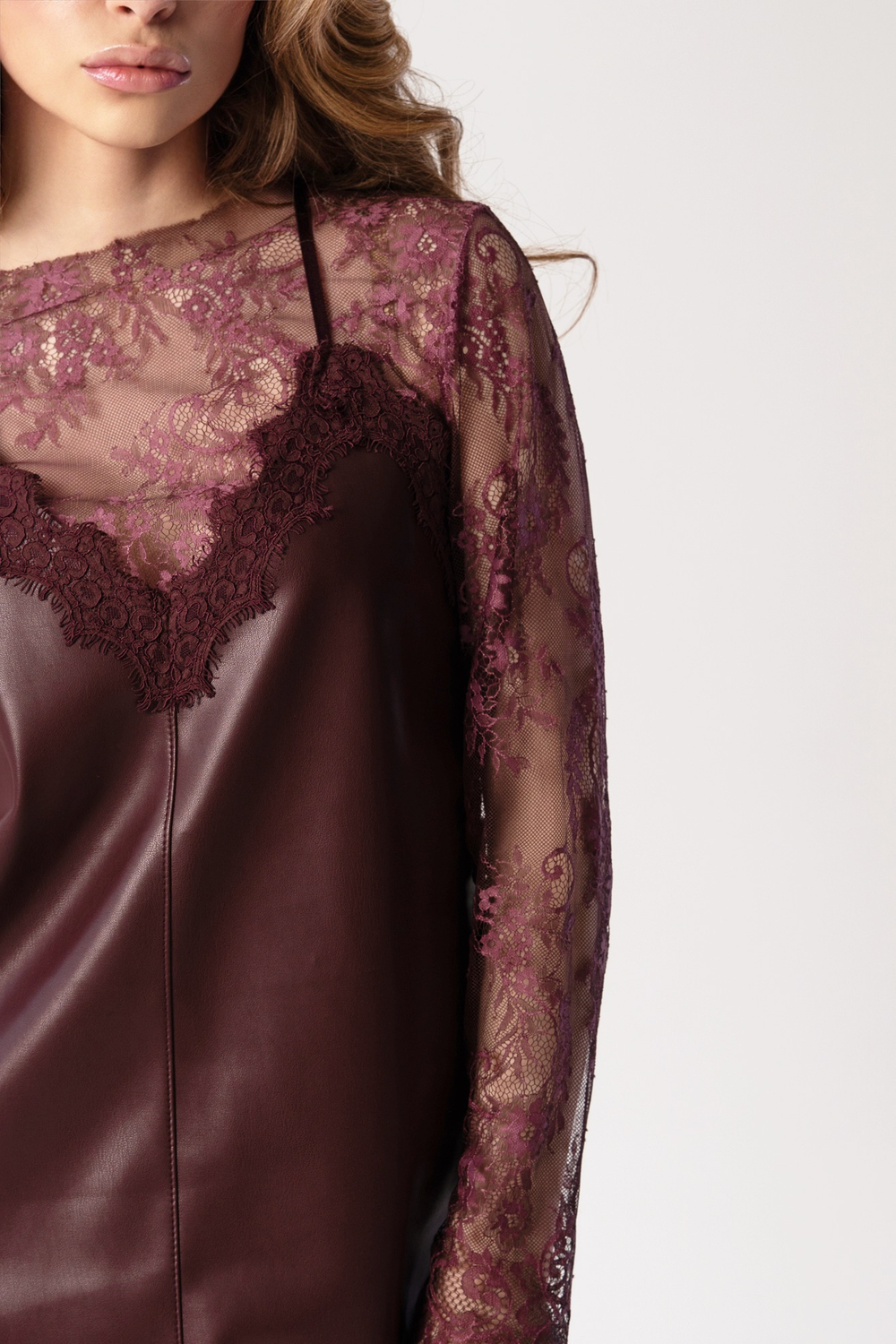 Платье экокожа